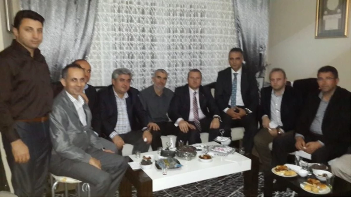 AK Parti İlçe Teşkilatı Hacı Ziyaretlerine Devam Ediyor