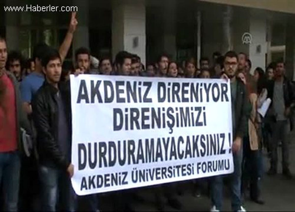 Akdeniz Üniversitesinden Gözaltındaki Arkadaşlarına Destek