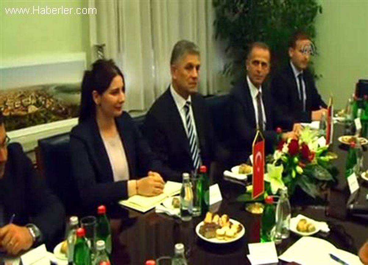 Başbakan Yardımcısı Arınç\'ın Sırbistan temasları