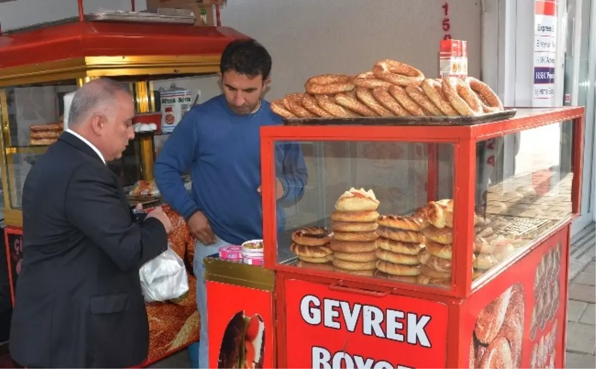 CHP\'li Ali Talak\'tan Simitçiye-Çaycıya "Günaydın"