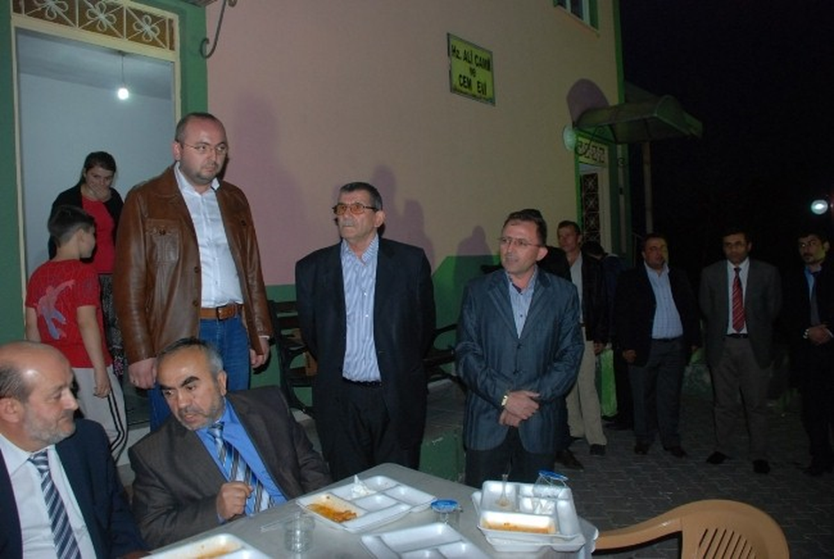 Fatsa Protokolü Cem Evindeki İftara Katıldı