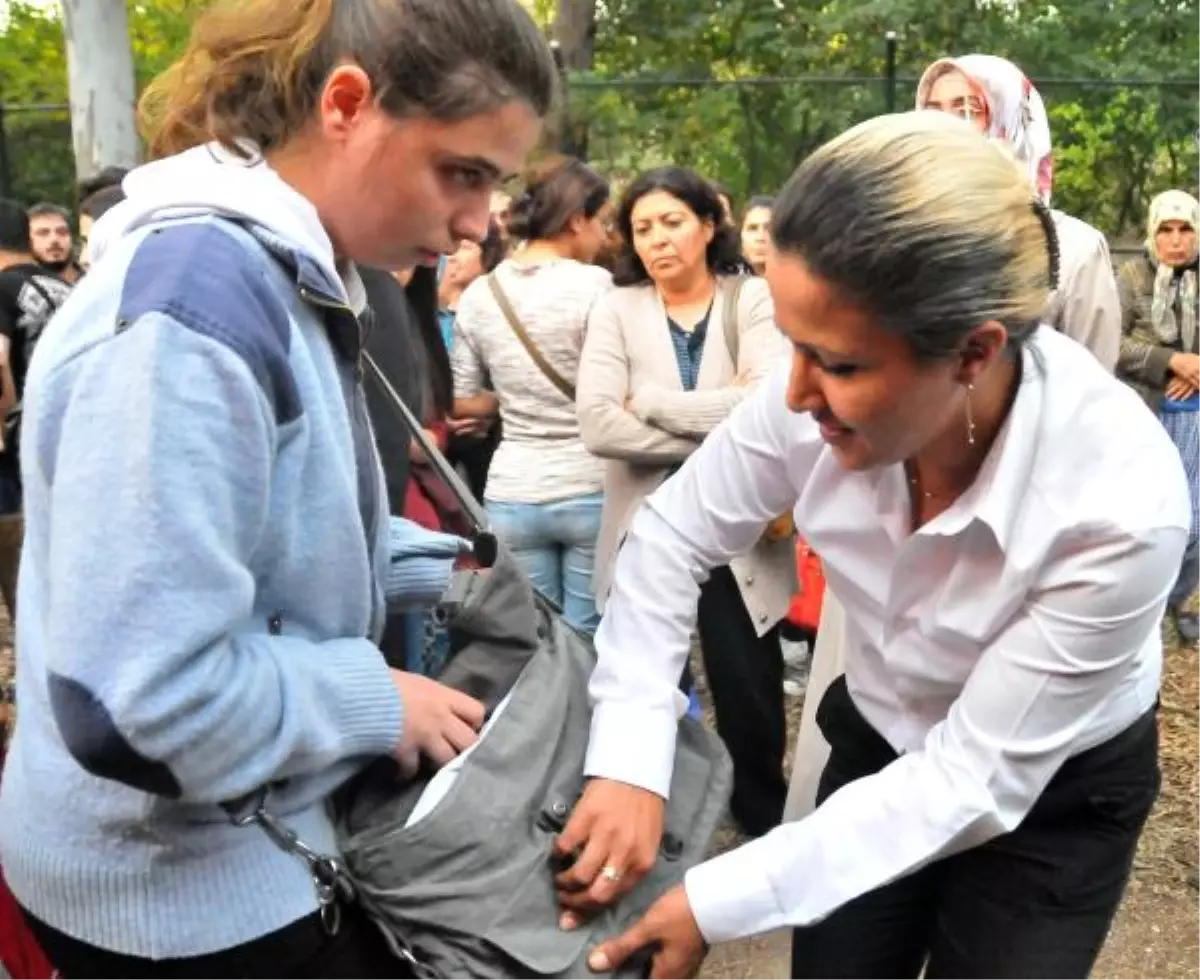 Kadın Yolcuları, Kadın Otobüs Şoförü Aradı