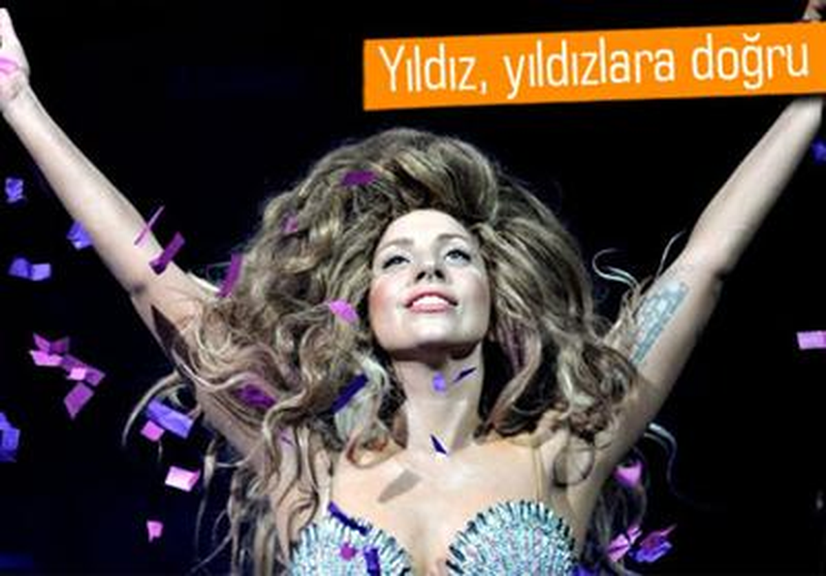 Lady Gaga, Şarkı Söylemek İçin Uzaya Gidiyor
