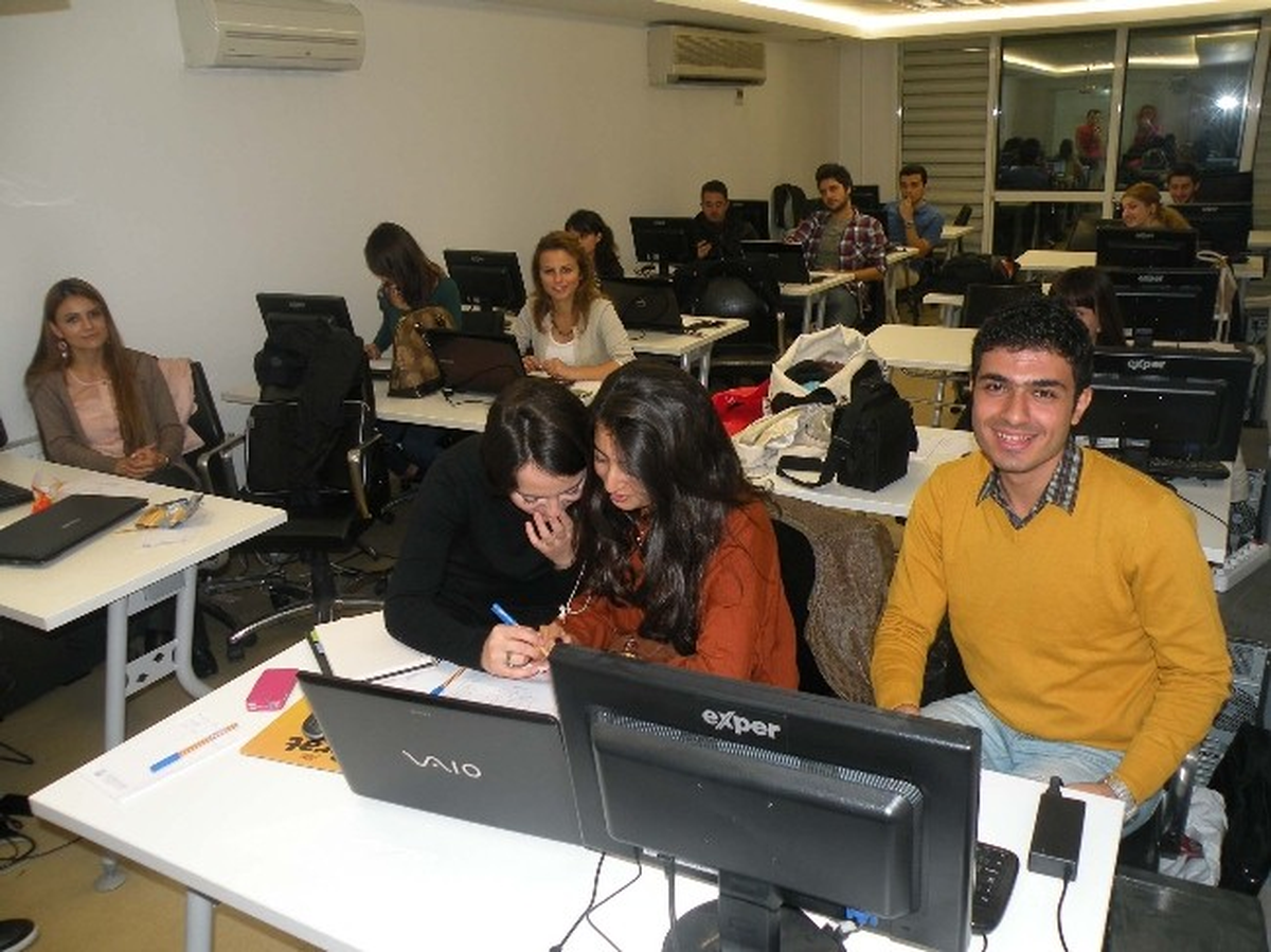 Mmo\'dan Öğrenci Üyelere Cad/cam Eğitimi