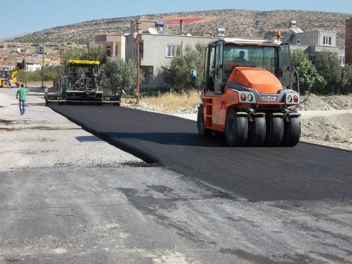 Mut\'ta Asfalt Çalışmaları Sürüyor