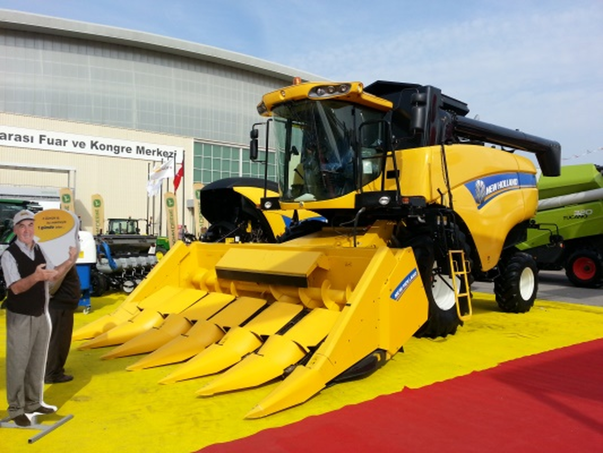 New Holland, Adana Fuarı\'nda Ekipmanlarıyla da Göz Dolduruyor
