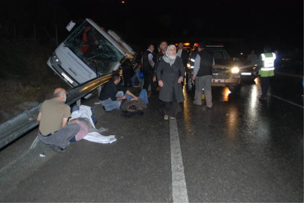 Polisleri Taşıyan Midibüs Devrildi: 19 Yaralı