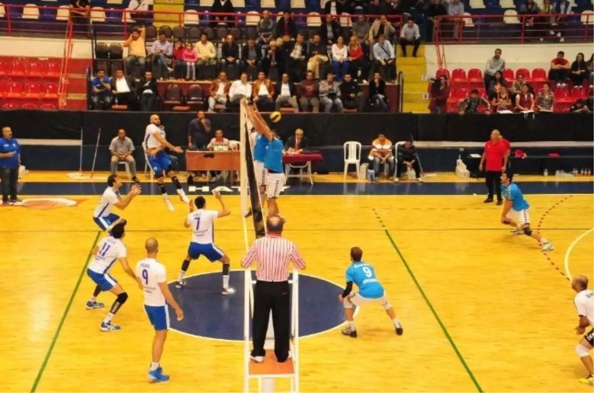 Şahinbey Voleybol Takımı Filede Geleceğe Yatırım Yapıyor