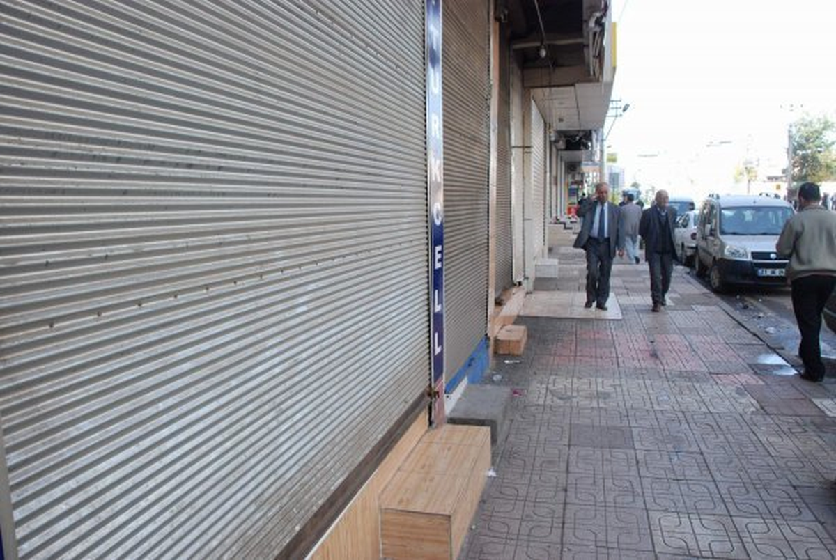 Şırnak\'ta Esnaf Kepenk Açmadı