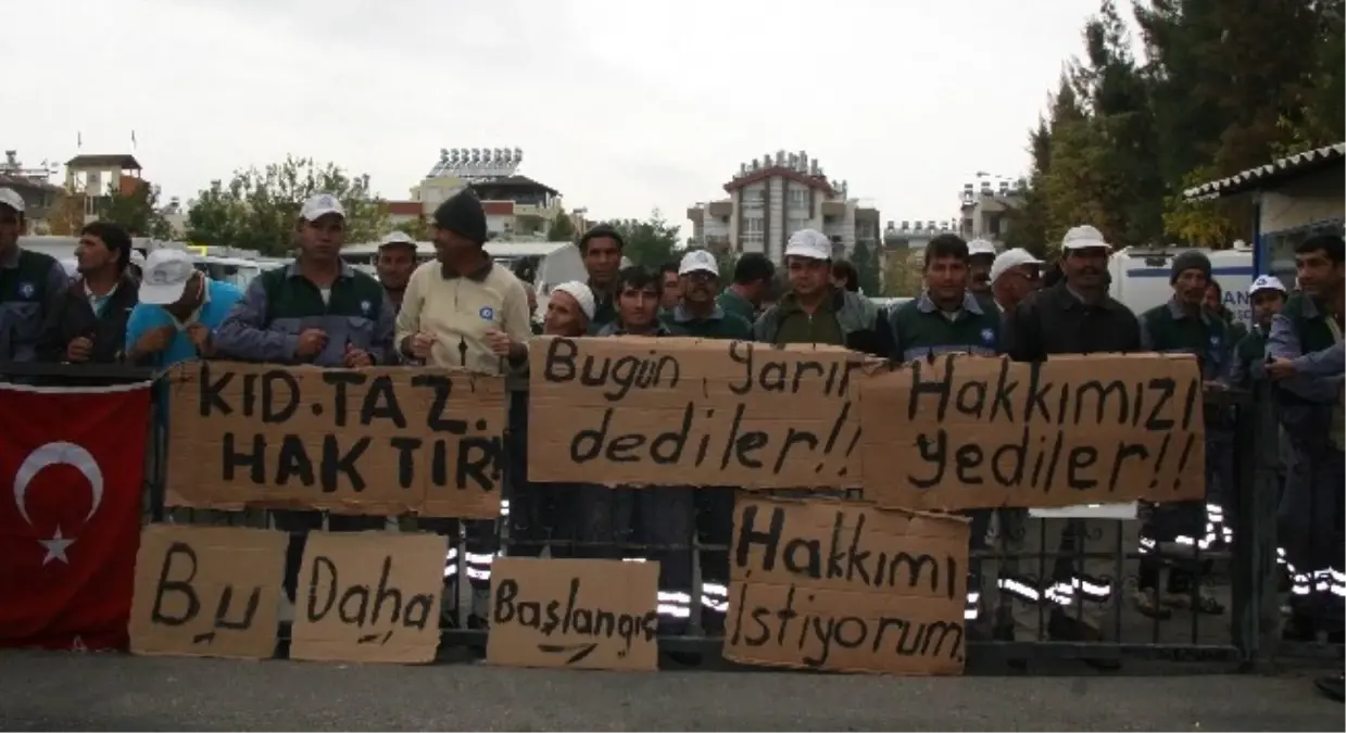 Taşeron İşçilerin Maaş Eylemi Devam Ediyor