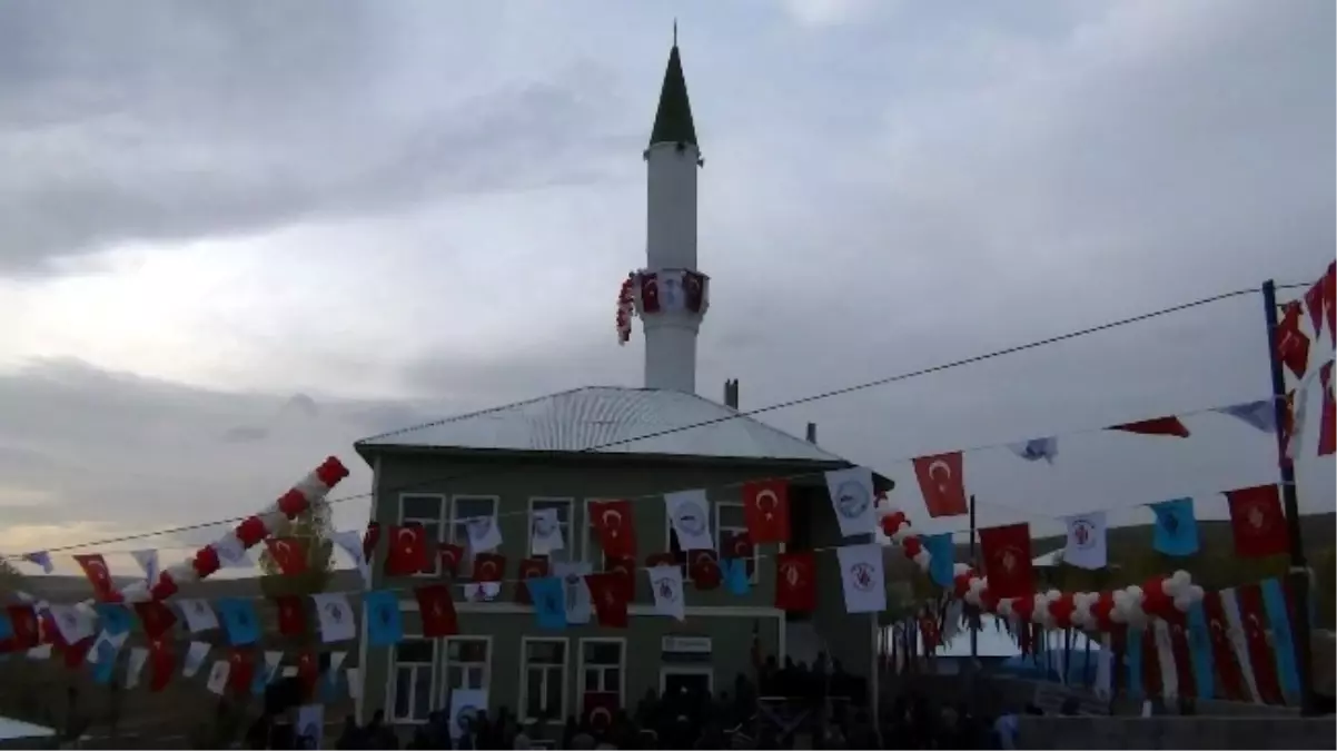 Ümraniye Belediyesinden Erciş\'e Cami ve Taziye Evi