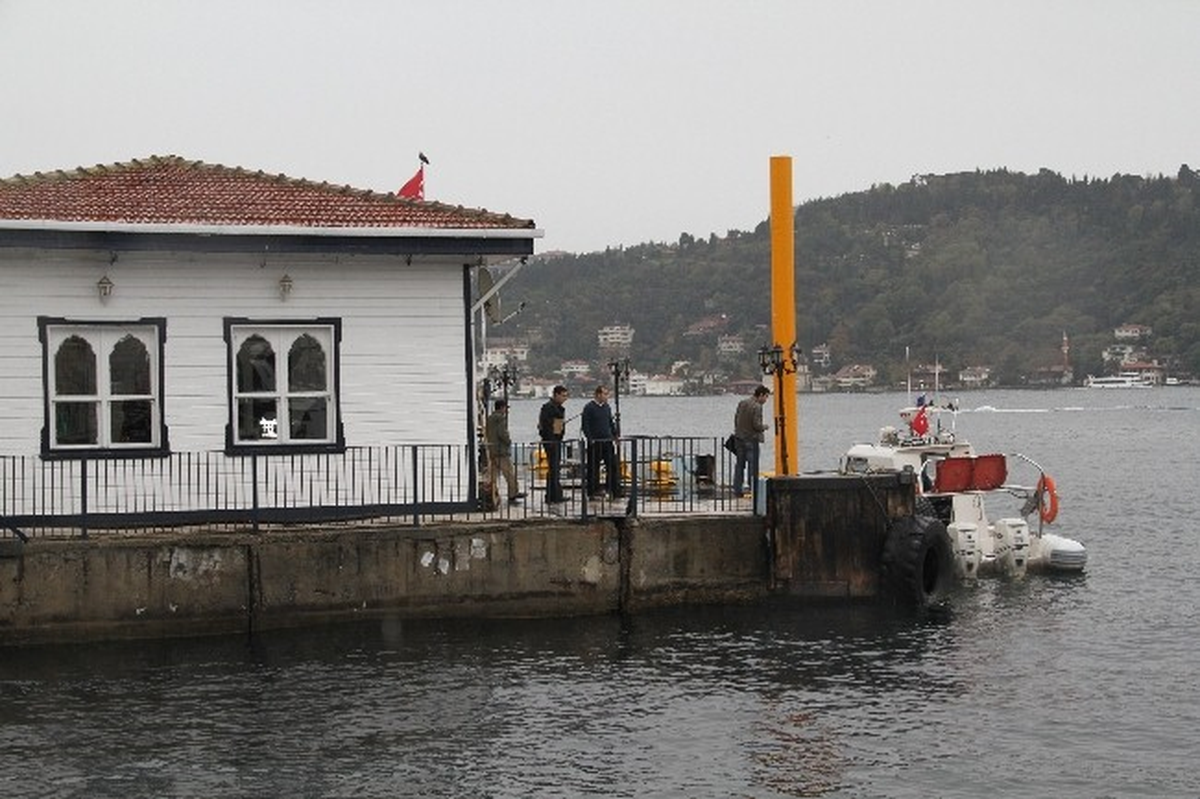 Üniversiteli Genç Kız Fsm Köprüsü\'nden Atladı