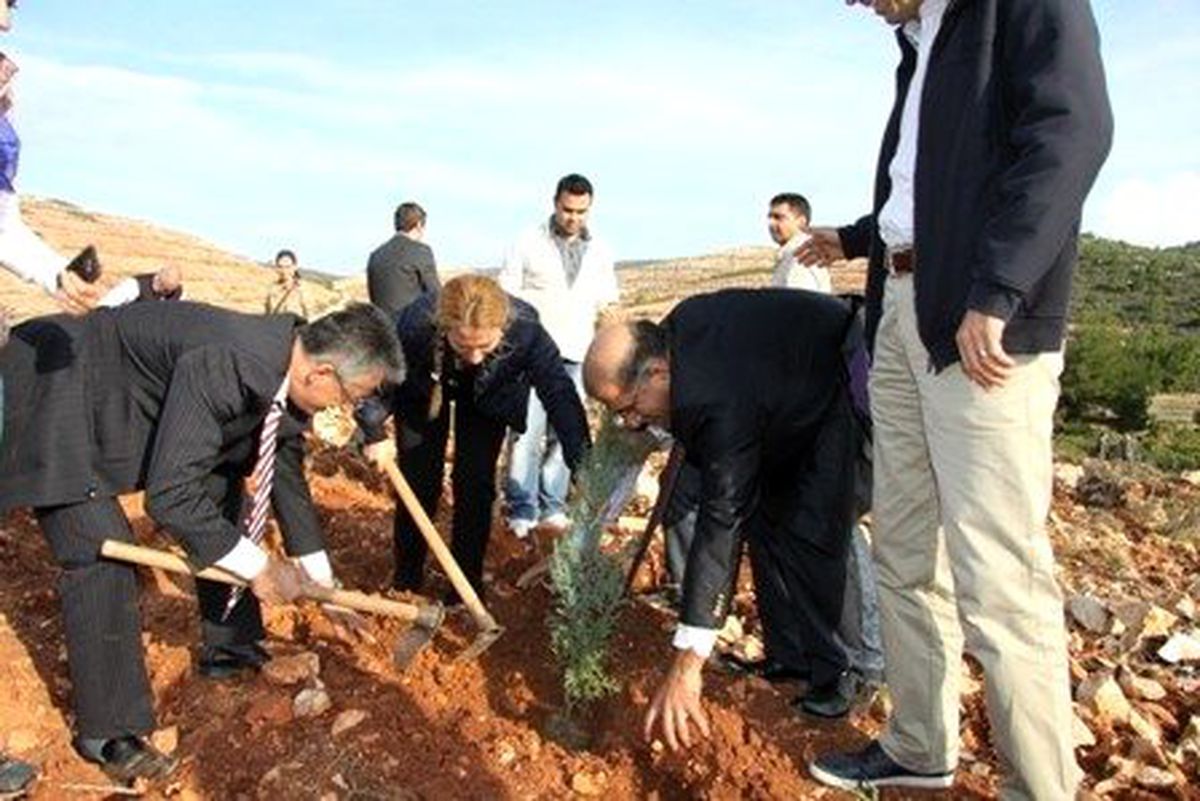 Urla\'da Organ ve Doku Bağışları Hatıra Ormanı Oluşturuldu