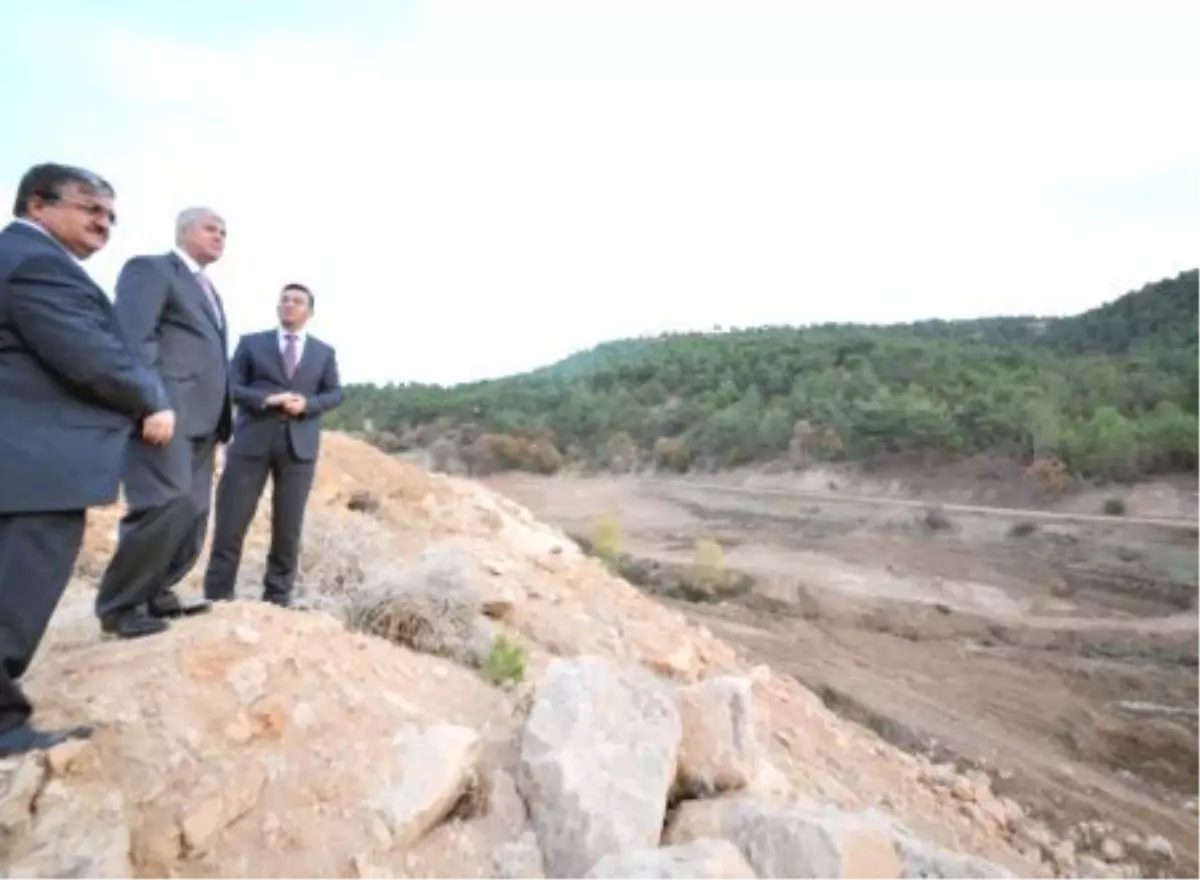 Uşak Valisi Erden, Gölet İnşaatını Gezdi