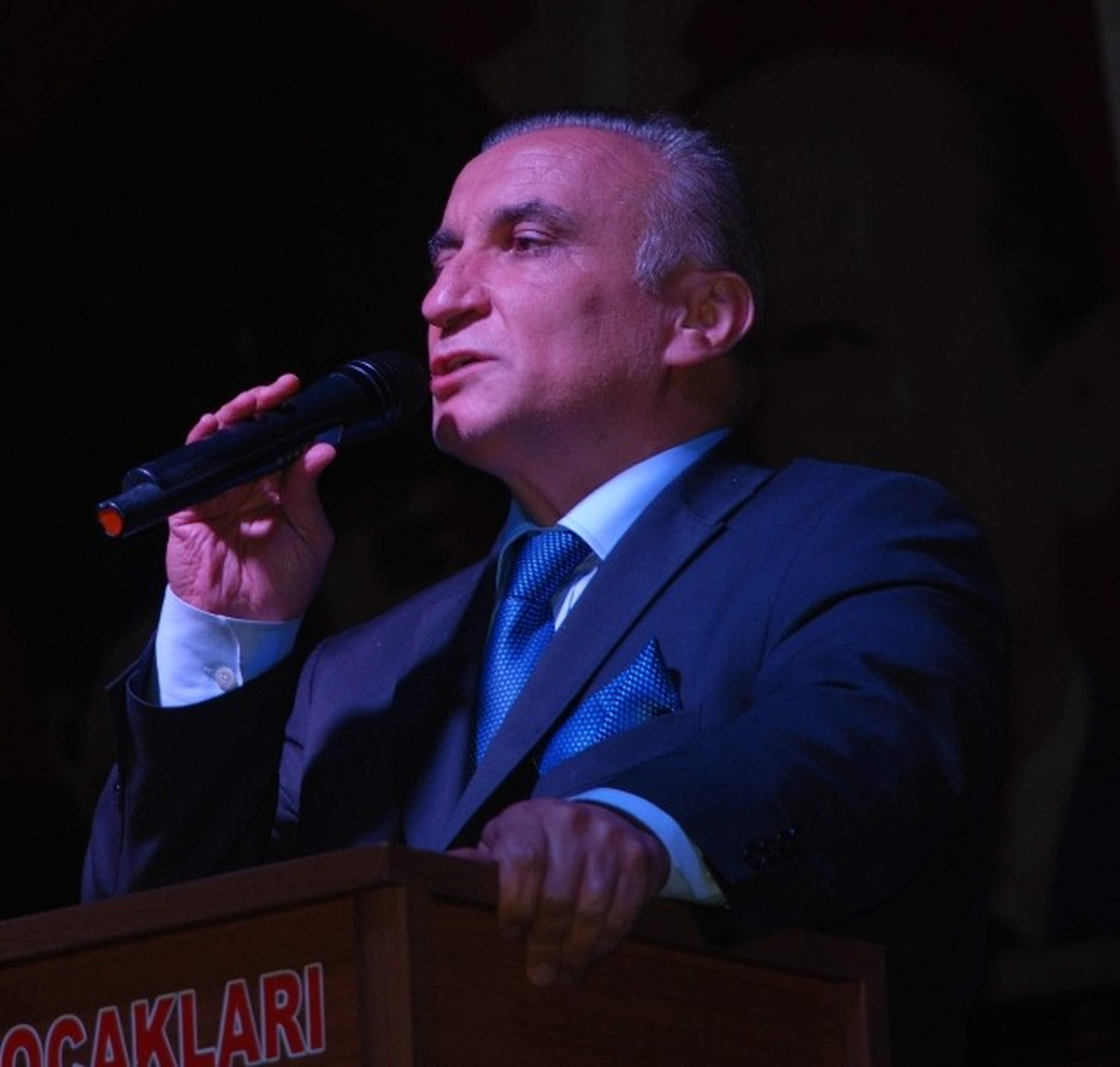 Uzunırmak, Başkan Çerçioğlu\'nu İkiyüzlü Siyaset Yapmakla Suçladı