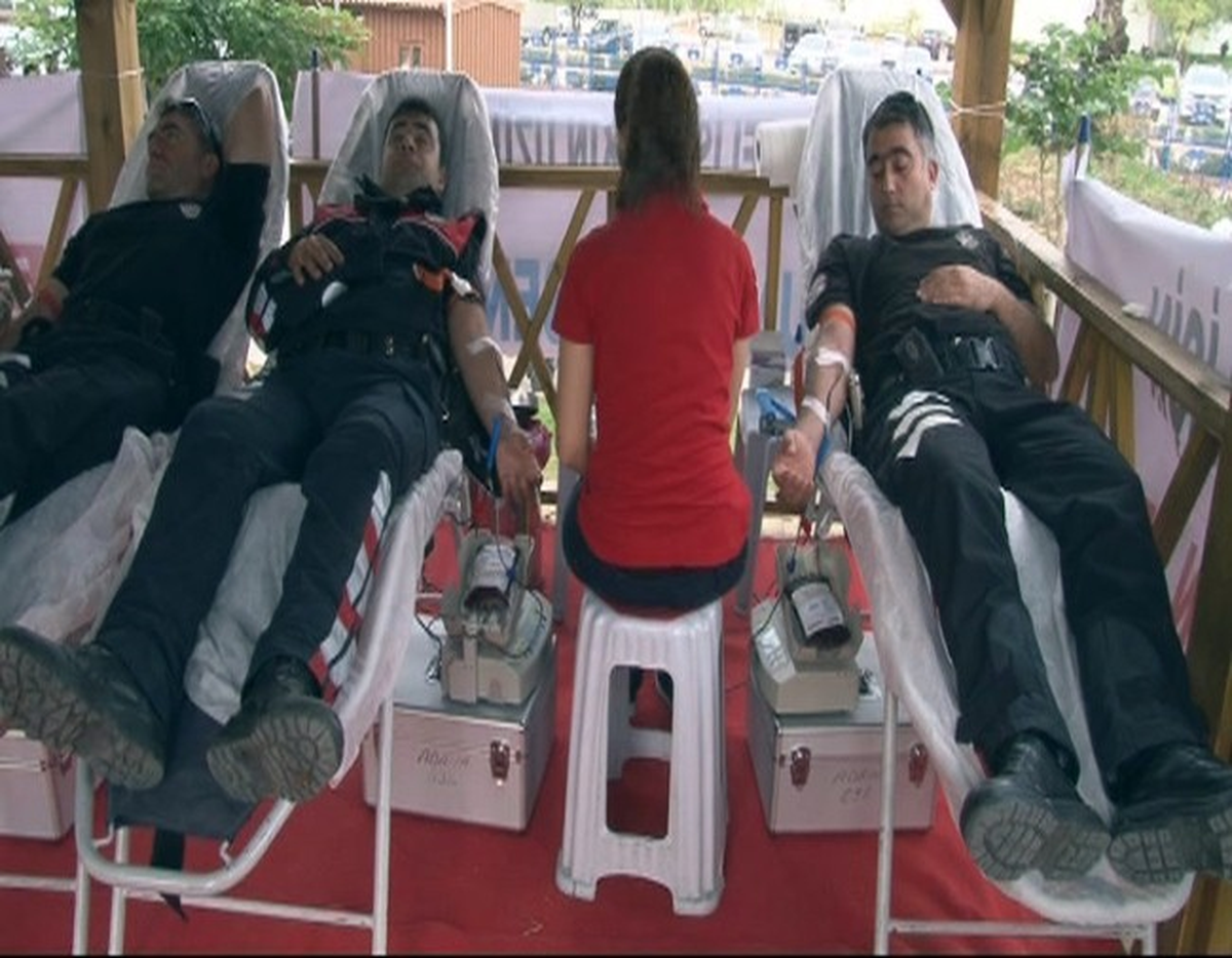 Adana Polisi Melis İçin Kan Bağışı Kampanyası Başlattı