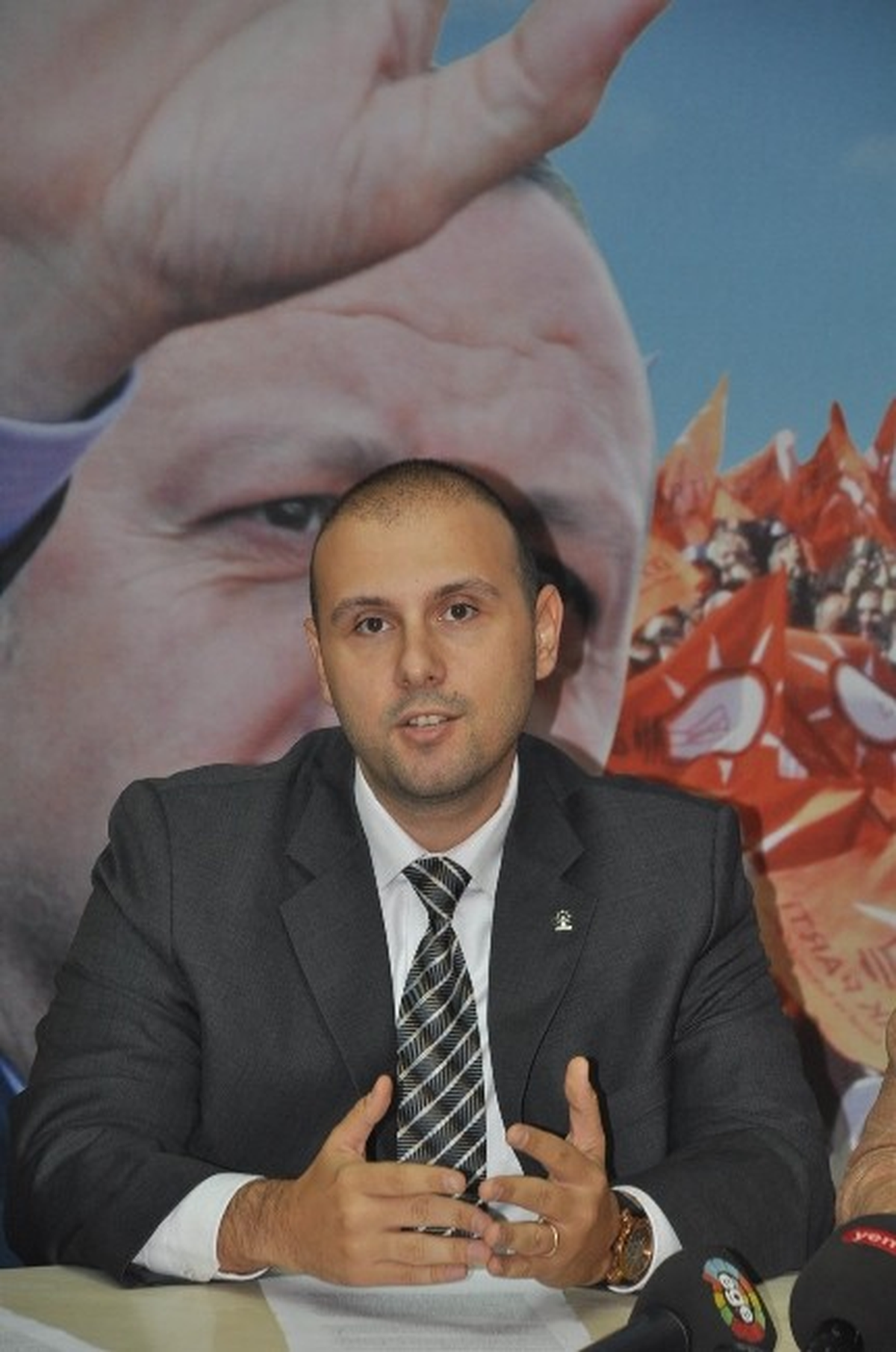 AK Parti\'de Nalbantoğlu Konak\'a Talip
