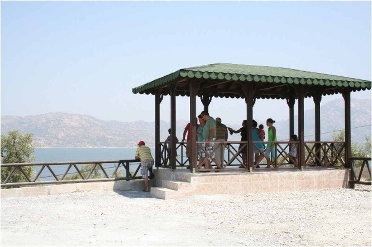Bafa Gölü\'ne Seyir Terası