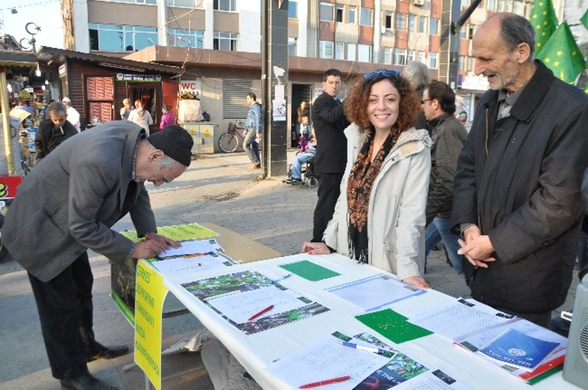 Çerkez Soykırımının Tanınması İçin İmza Topluyorlar