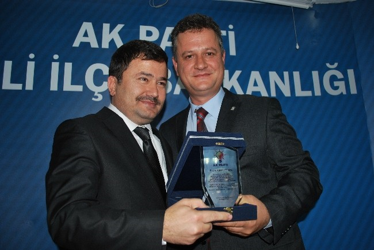 Çiğli AK Parti\'de Devir-Teslim