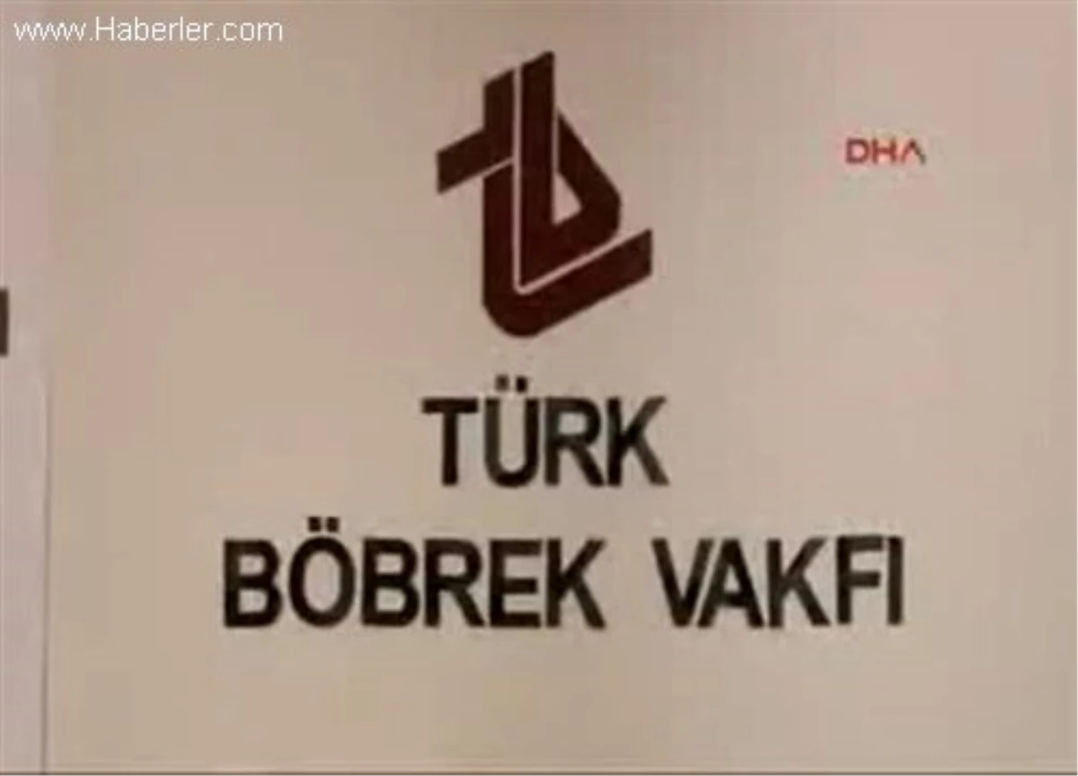 Galatasaraylı Futbolcular Türk Böbrek Vakfı\'nı Ziyaret Etti