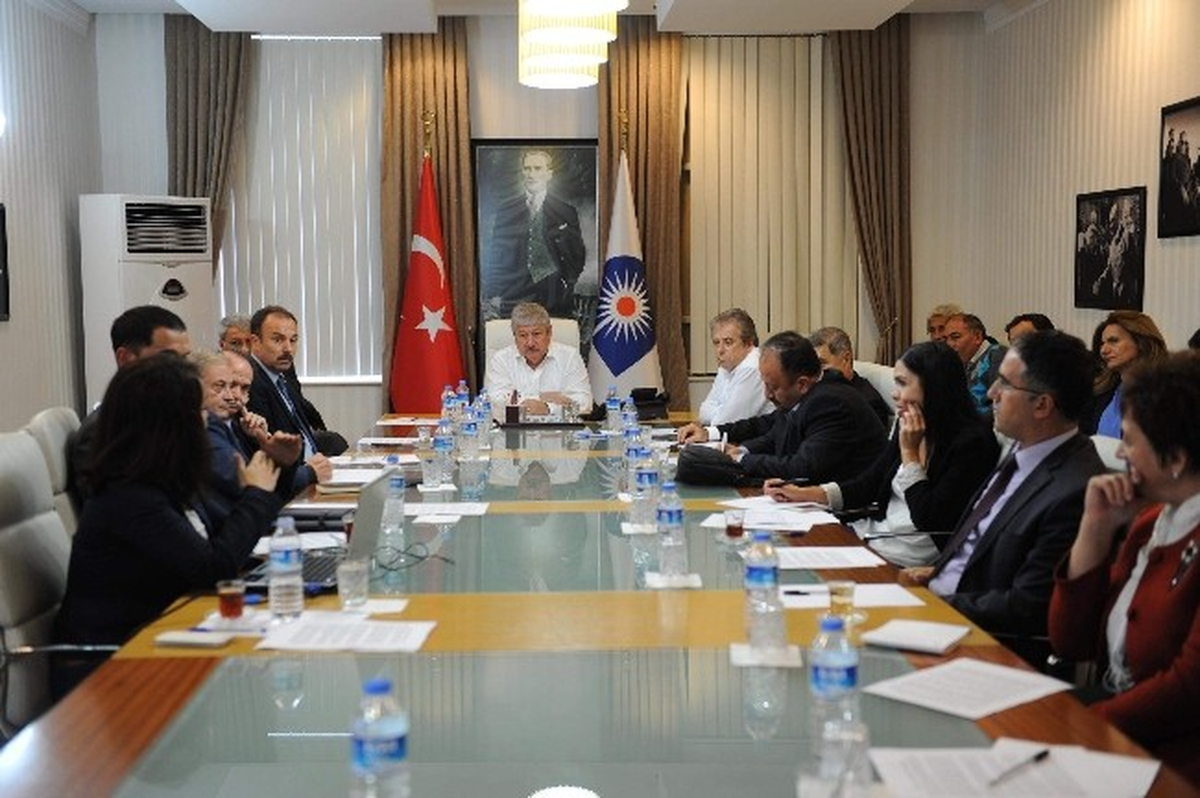 Gazi Bulvarı\'nda Viyadüklü Çözüm Ulaşım Ana Planı\'na Aykırı