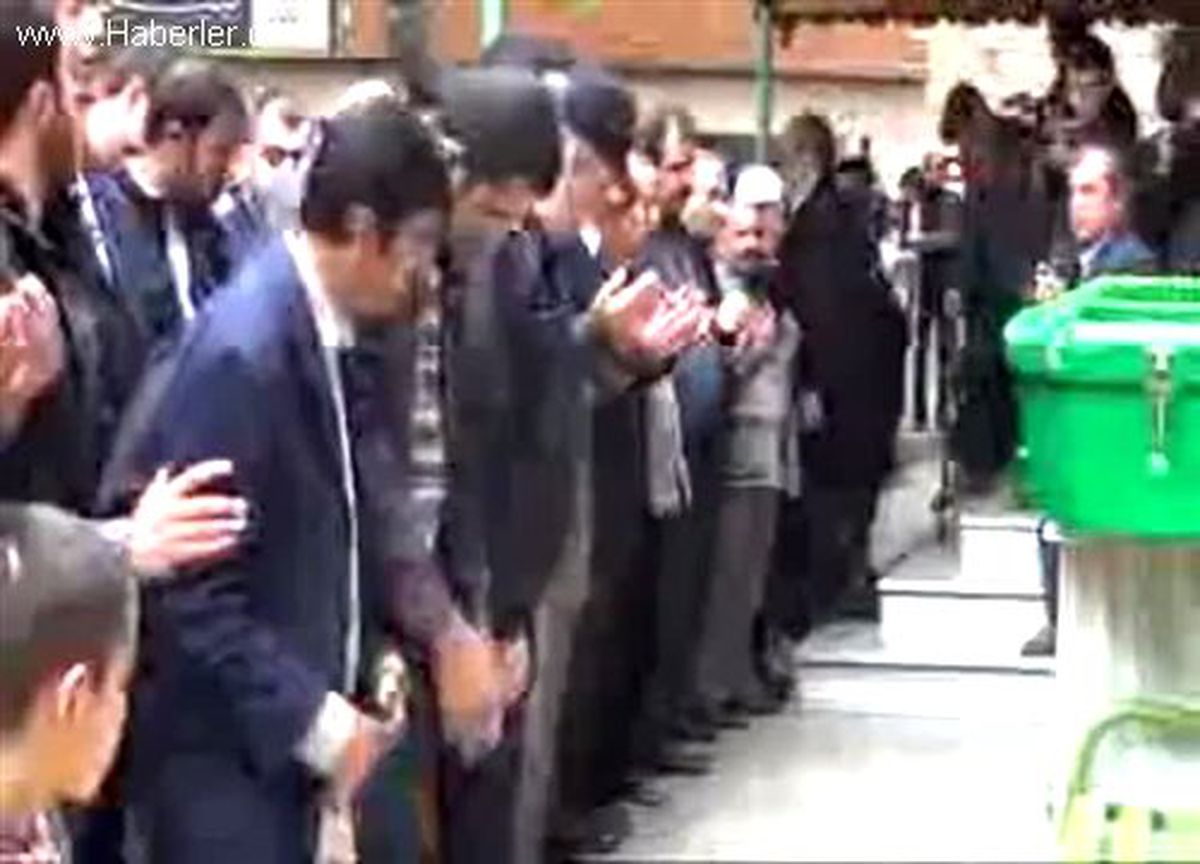 Gaziantep\'te Yangının İzleri Siliniyor