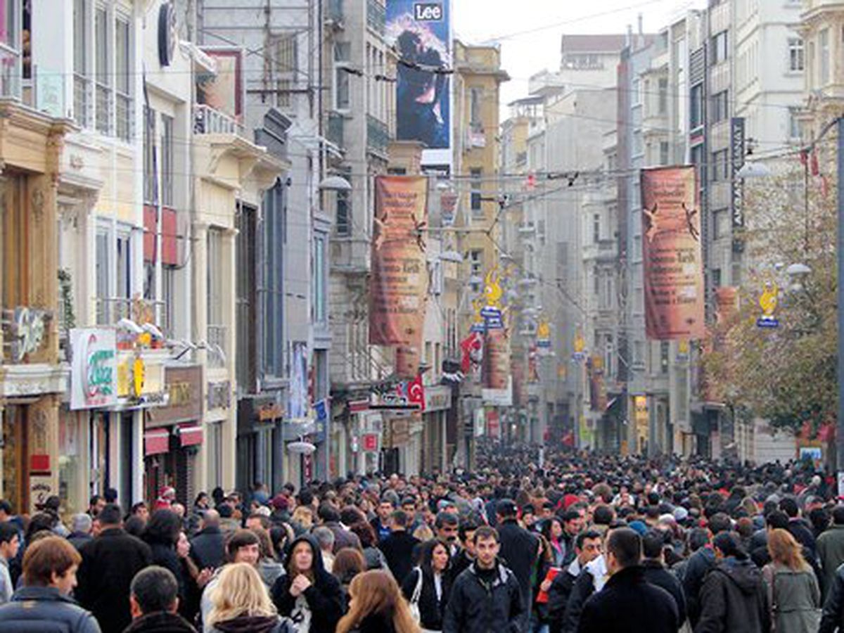 Halkın Yüzde 79.6'sı Muhafazakar Olduğunu Kabul Ediyor