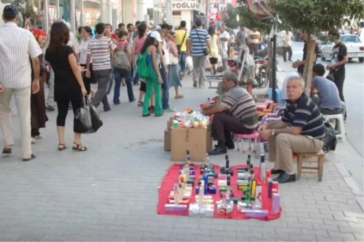 Hem Soyuldu Hem Gözaltına Alındı