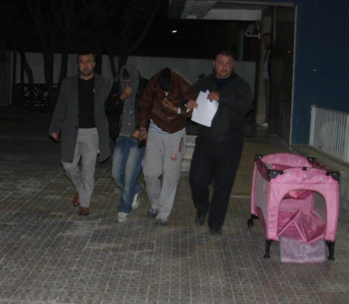 Hırsızlar Doğmamış Bebeğin Beşiğini Çaldı