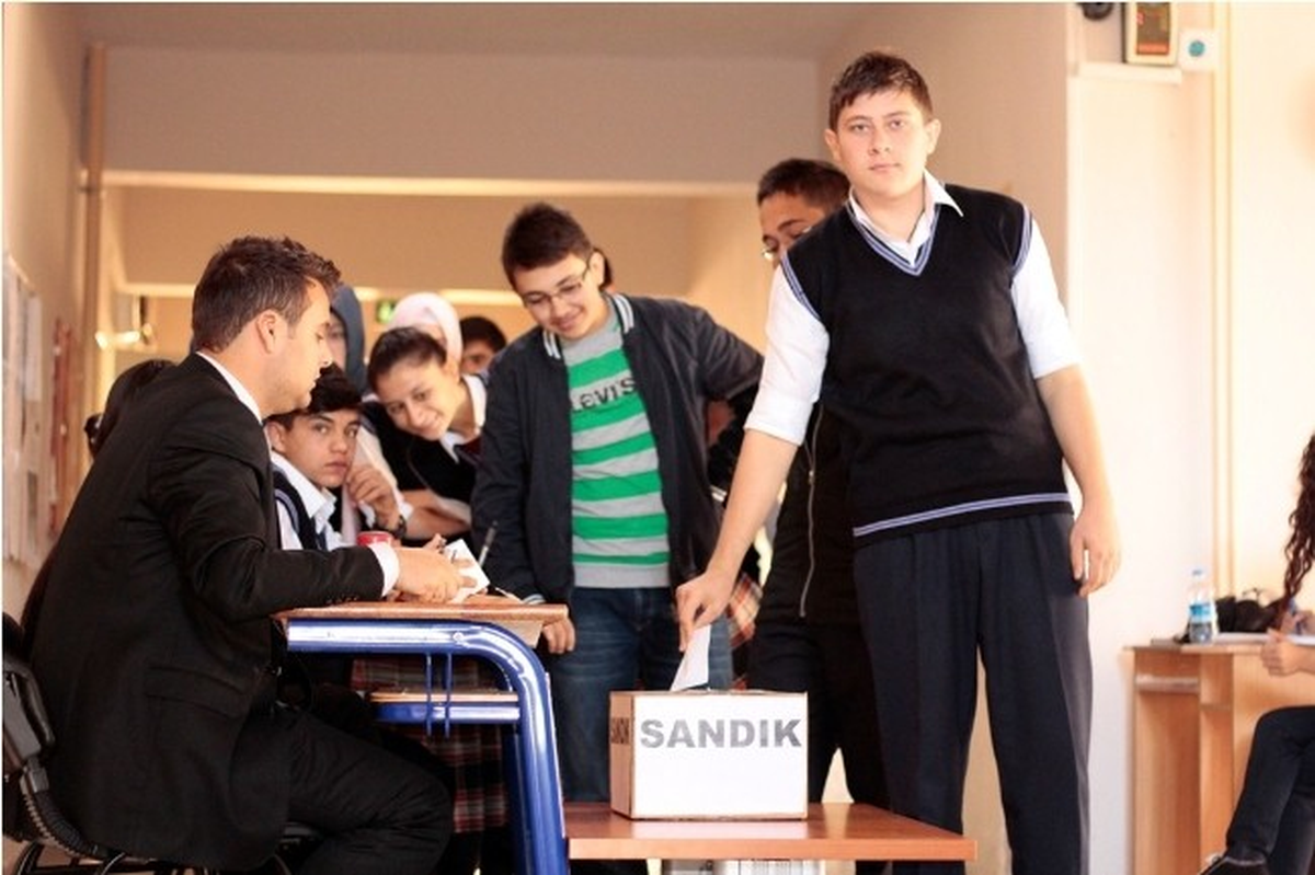 Hisarcık Anadolu Öğretmen Lisesinde Öğrenci Meclisi Başkanlığı Seçimi