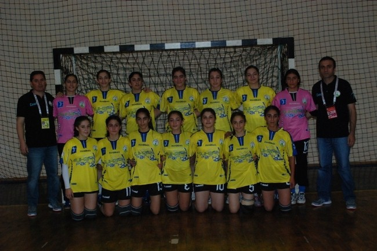 Osmangazi Belediyespor, Henbolda Namağlup Şampiyonluğa Koşuyor