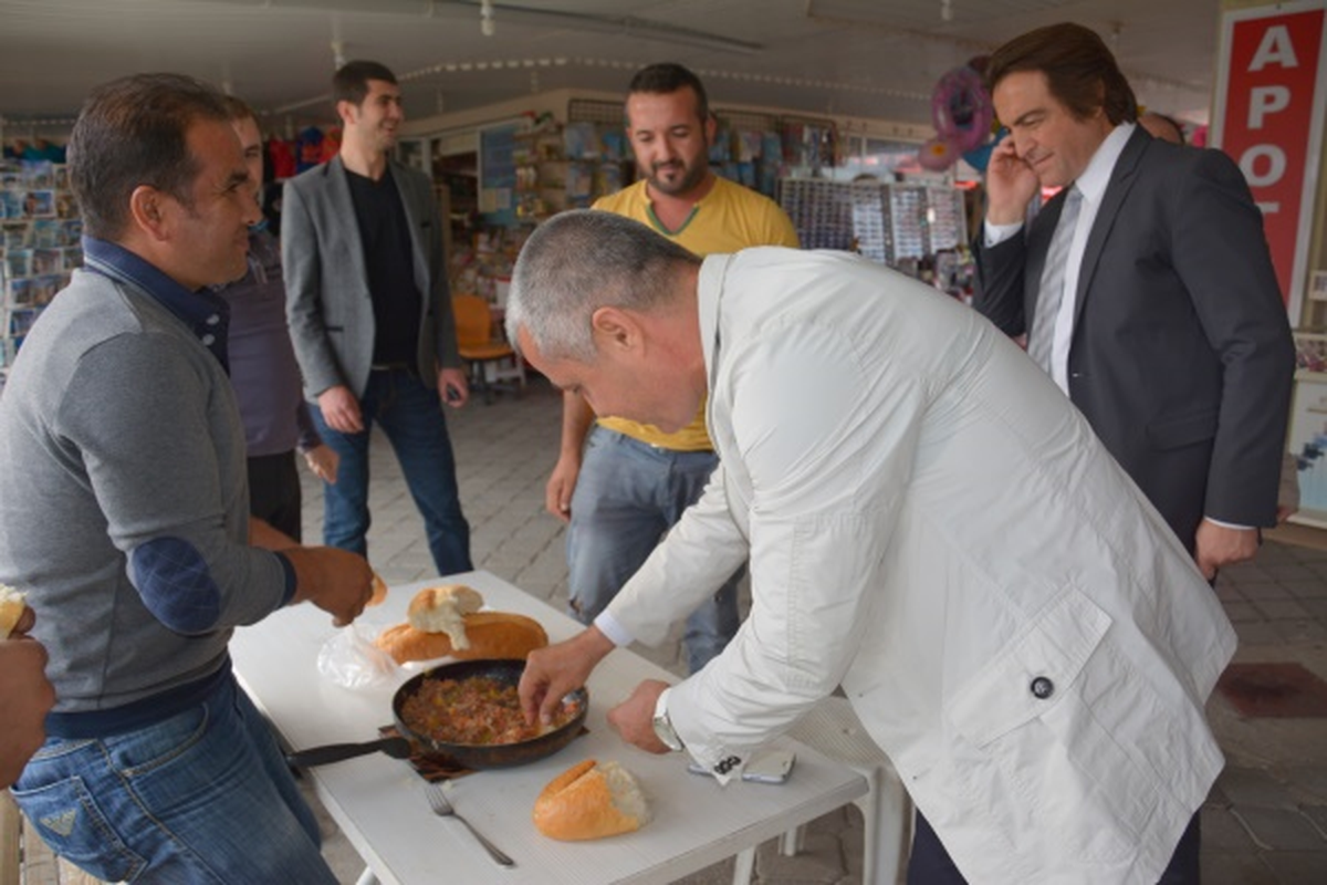 Sözen Beldelerde Esnafla Dertleşti
