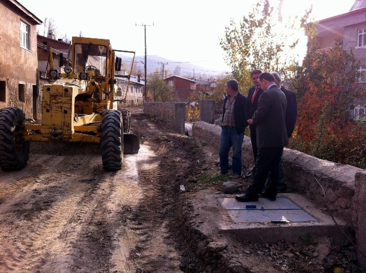Suşehri\'nde Köy İçi Parke Çalışmaları Başladı