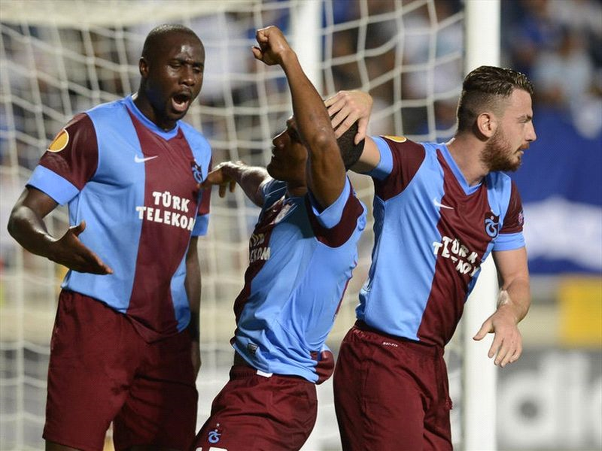 Trabzonspor, Fenerbahçe\'yi Geçti