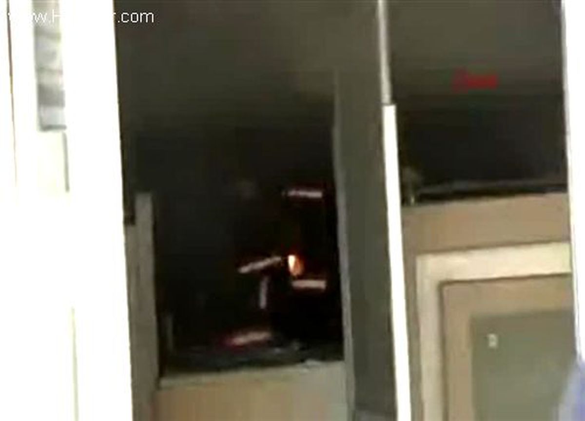 Soyguncular PTT Binasını Ateşe Verip 5 Bin TL Çaldı