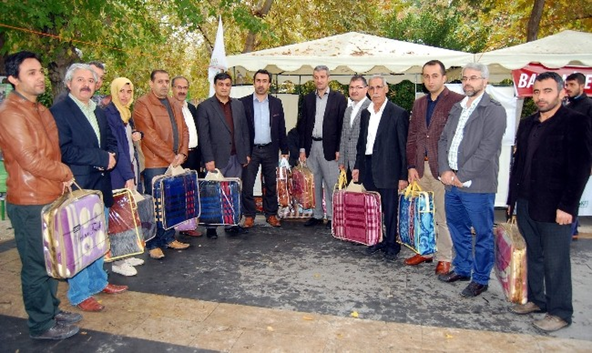 Adıyamanlılır Vakfı\'ndan "Suriyelilere Battaniye" Kampanyasına Destek