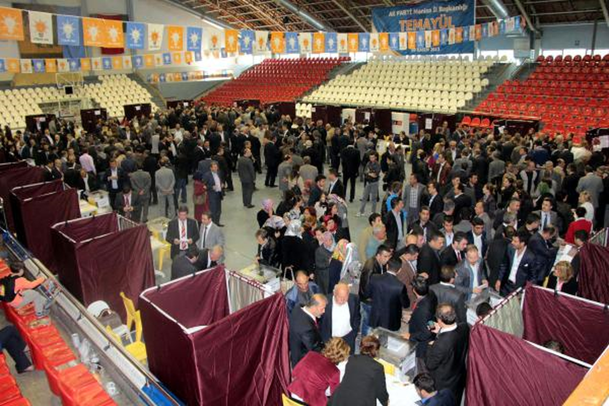 AK Parti Manisa\'da Sandık Başına Gitti