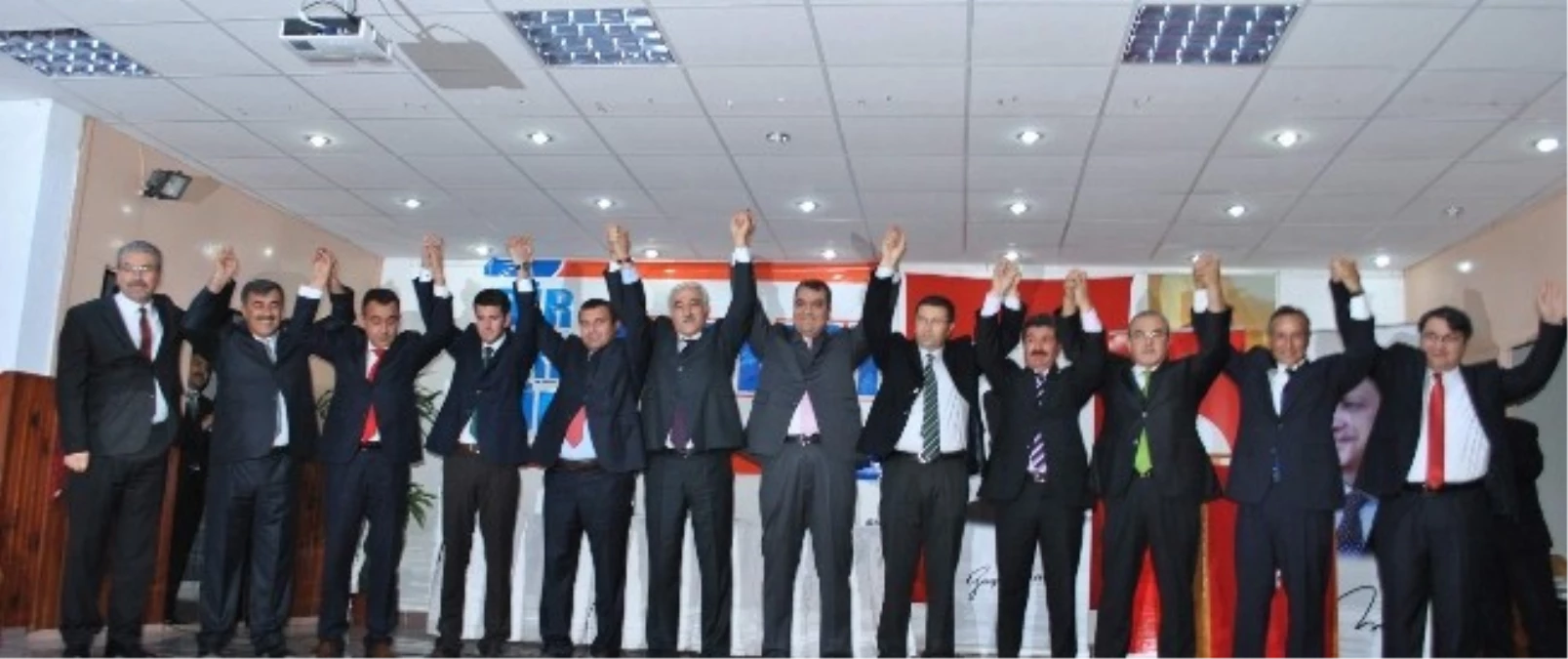 AK Parti Mucur\'da Aday Adaylarını Tanıttı