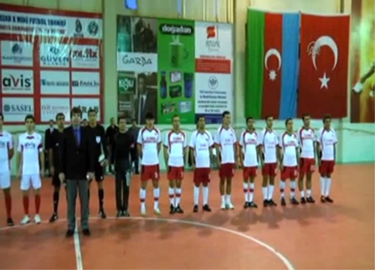Azerbaycan\'daki Türk işadamları futbol turnuvasında buluştu