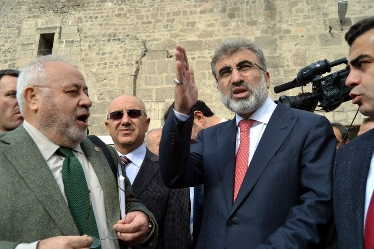 Bakan Yıldız, Kayseri\'de Temel Atma Törenine Katıldı