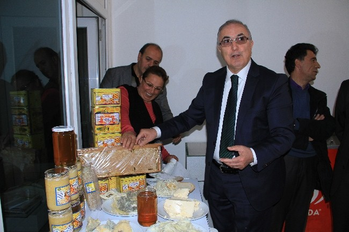 CHP\'li Öğüt Ardahan Balını ve Tereyağını Türk Halkına Önerdi