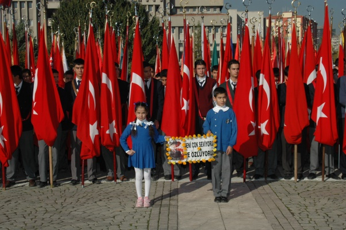 Dr. Asım Güzelbey 10 Kasım Mesajı Verdi