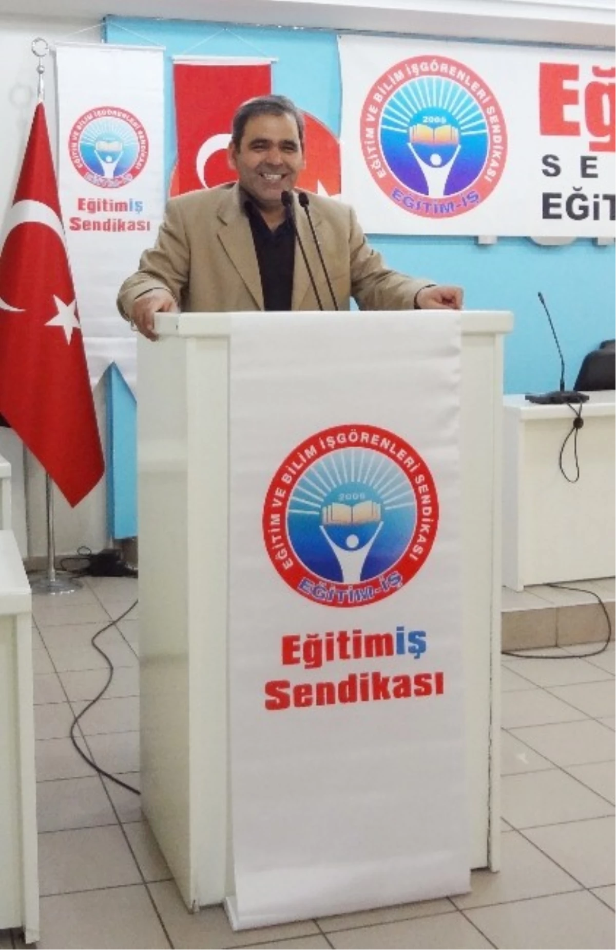 Eğitim İş 10-17 Kasım\'da Tüm Okullarda Atatürk ve Cumhuriyeti Anlatacak