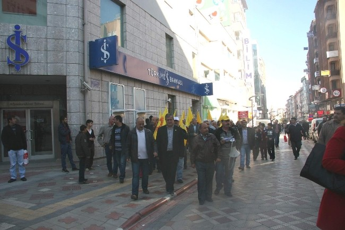 Eğitim-Sen Afyonkarahisar Şubesi Üyelerinden \'Öğrenci Evleri\' Protestosu