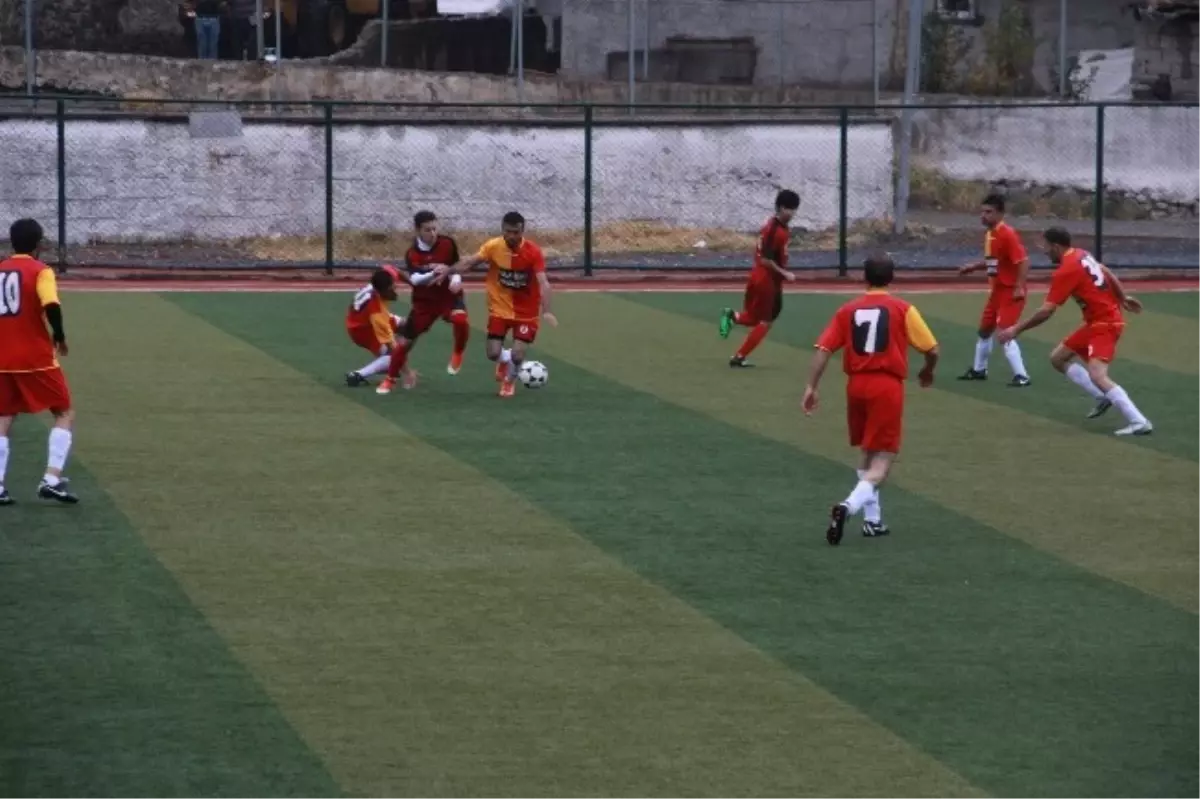 Hakkari\'de Amatör Futbol Heyecanı Başladı