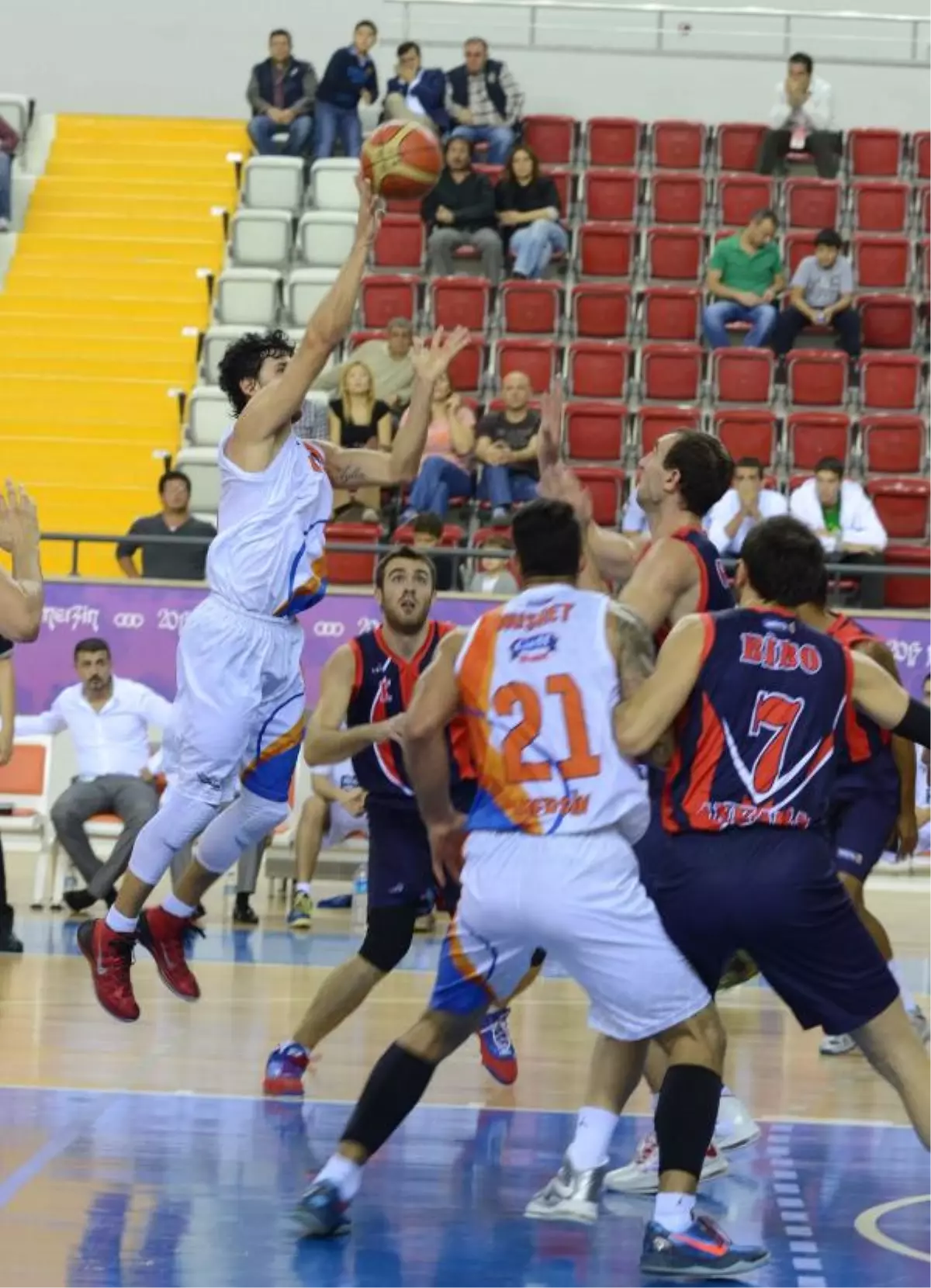 Mersin Büyükşehir Belediyespor-Aykon Ted Ankara Kolejliler: 80-84