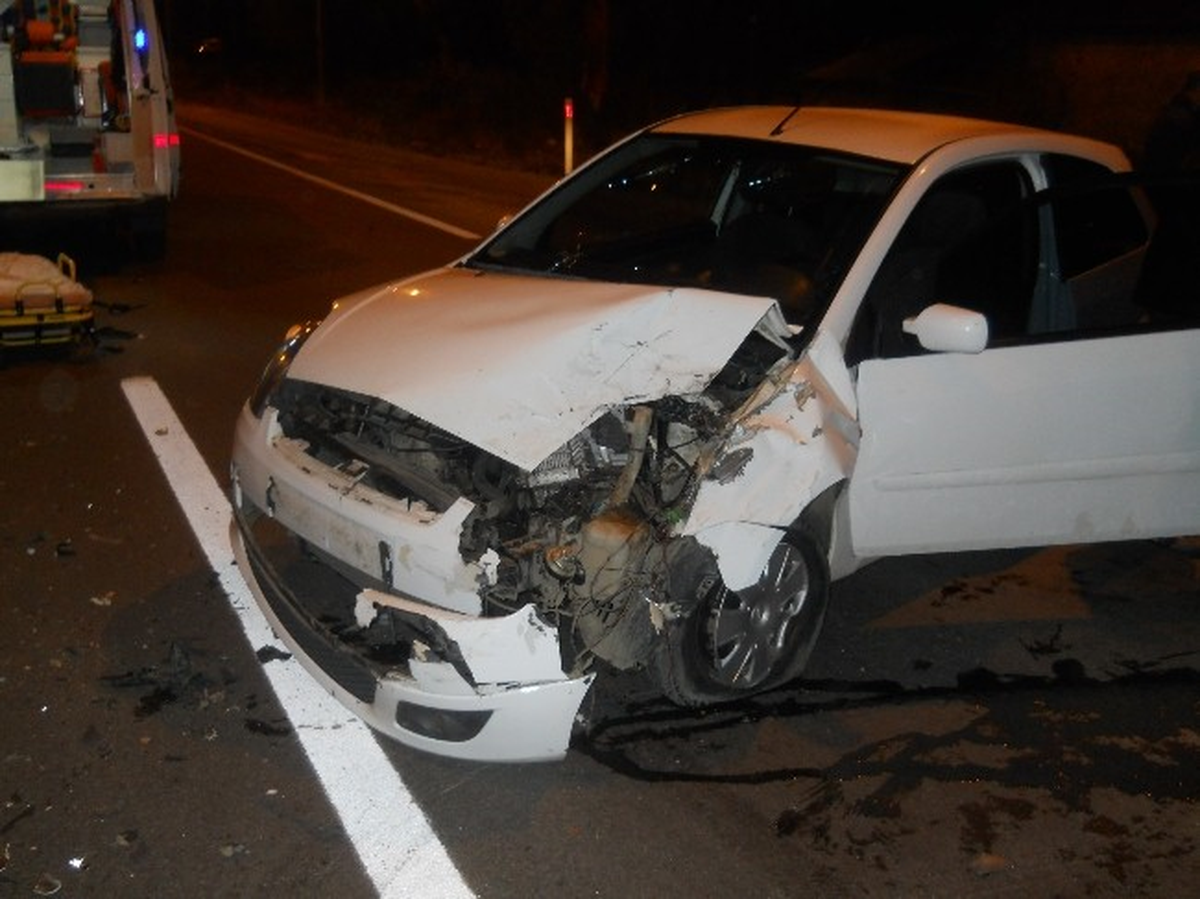 Otomobille Minibüs Çarpıştı: 1 Yaralı