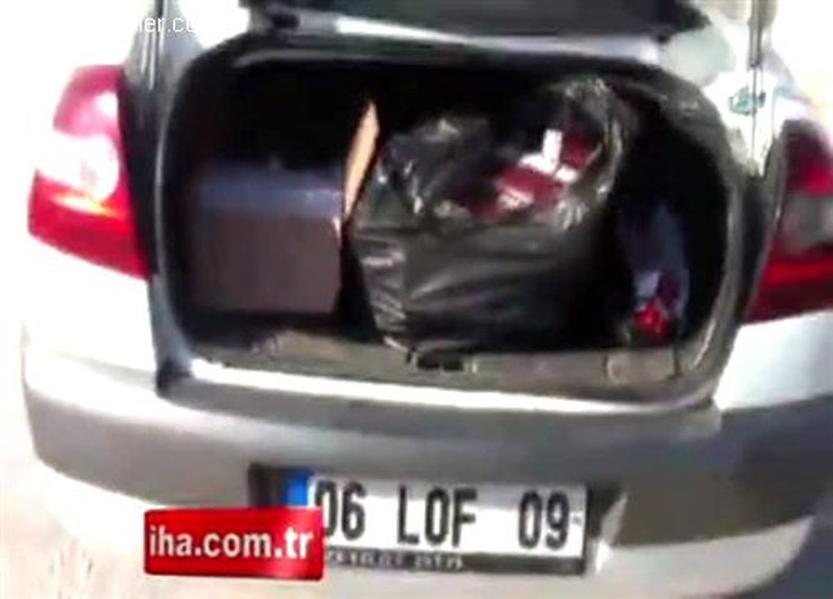 Şanlıurfa\'da Yol Kenarında İki Çuval Esrar Bulundu