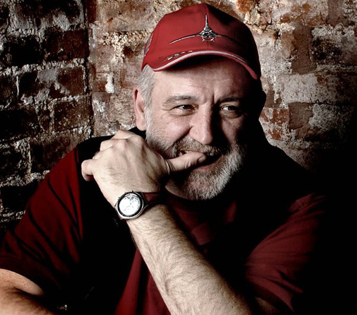 Savaş Ay Hayatını Kaybetti